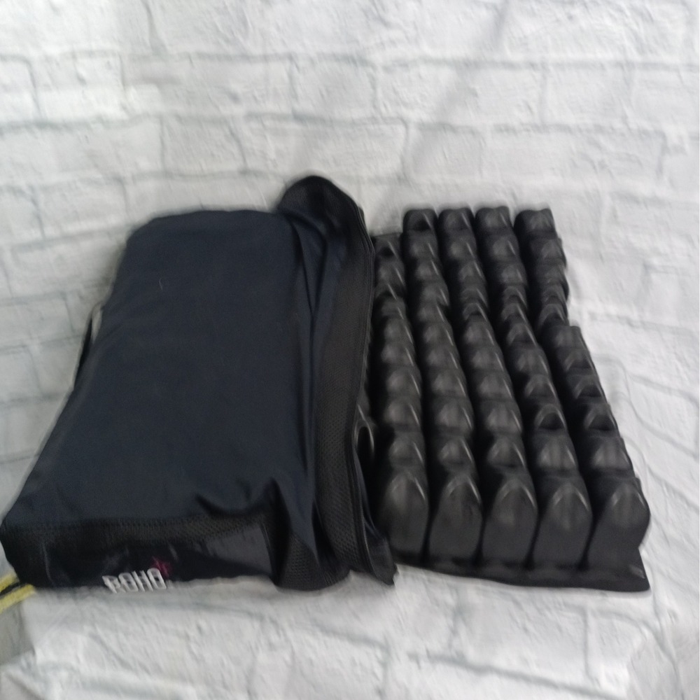 ROHO 1R1111C High Profile Wheelchair Seat Cushion 20x20x4.25 with Cover Black